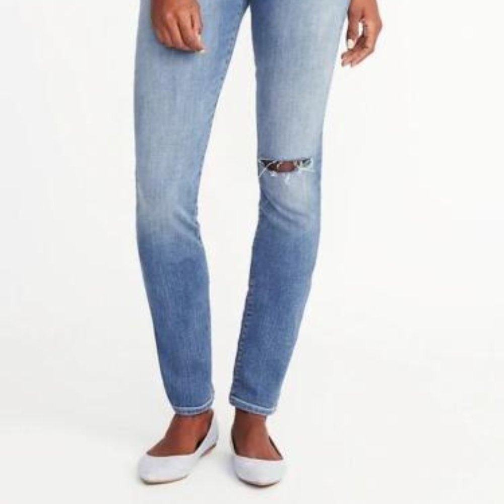 Old Navy Mid-Rise Curvy Straight Jeans for Women - Picture 2 of 4